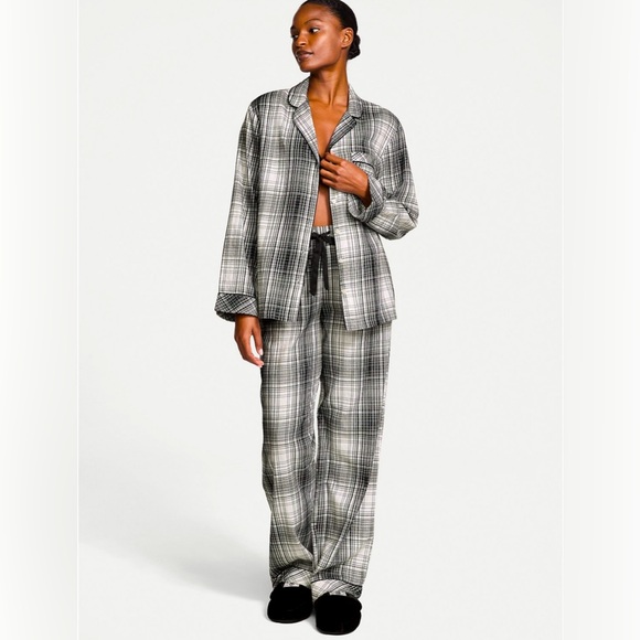 Victoria’s Secret Flannel Long Pajama Set - Picture 1 of 4